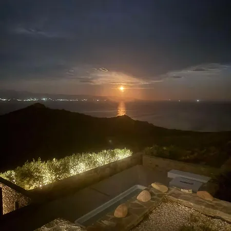 Rising Moon With Sea View & Mini Pool Near Naousa * Molos (Paros)