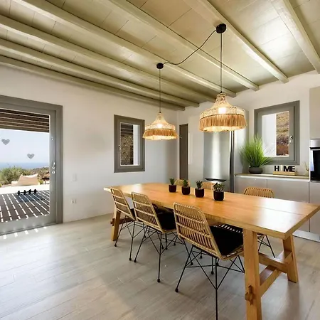 Rising Moon Sea View Near The Villa *